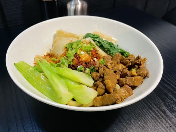 陝西肉油泼面 / Nouilles De Shanxi Avec Porc Braisé